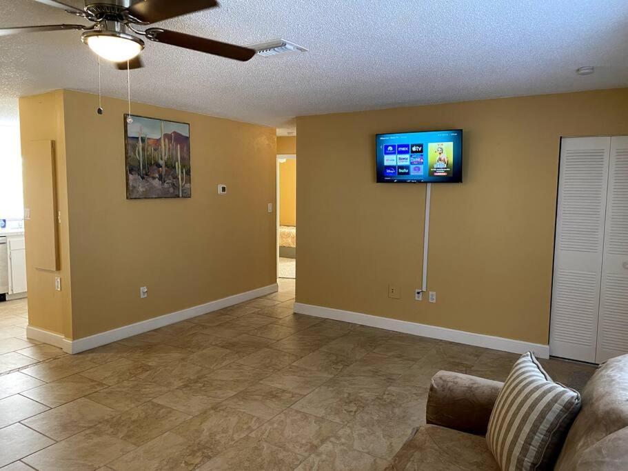 Entire House In Holiday home